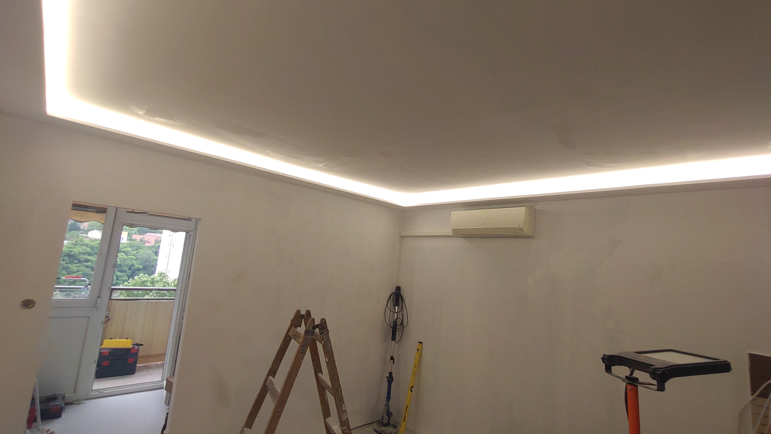 LED világítások és LED-szalag rendszerek